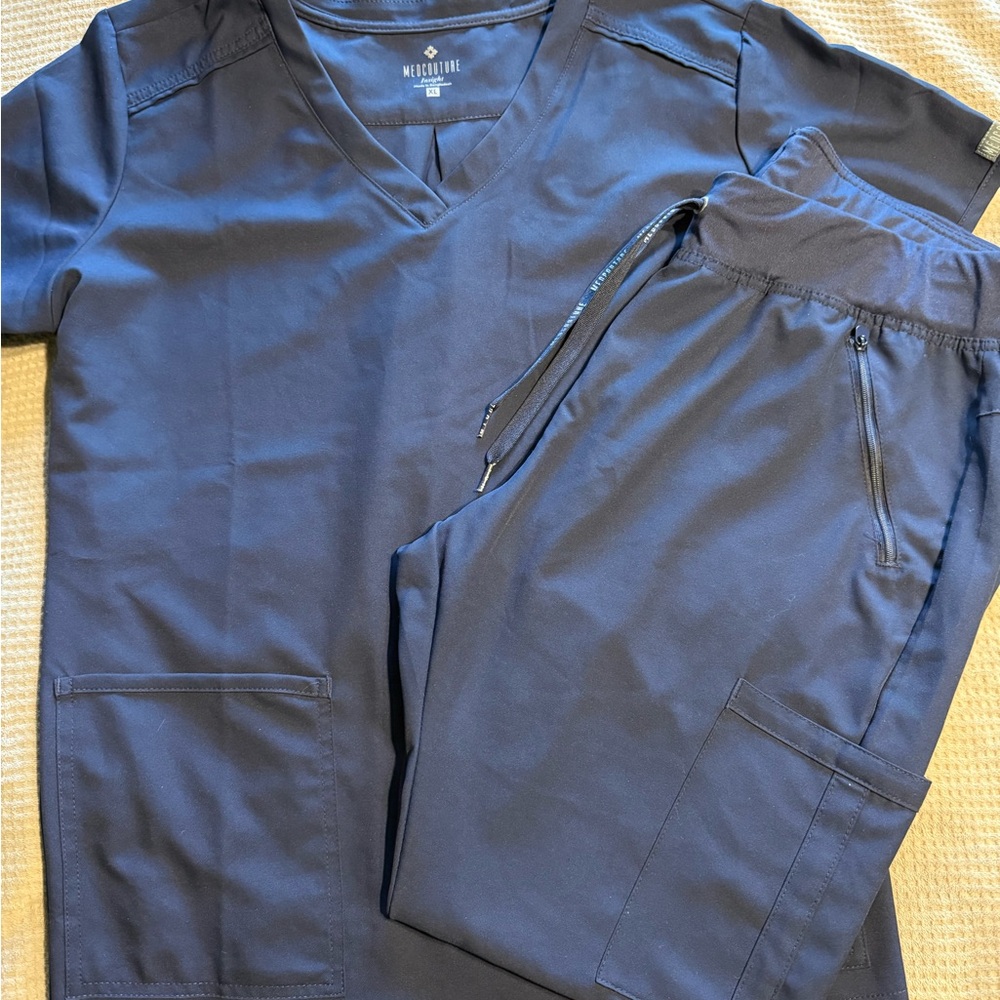 Med Couture Insight Navy Scrub Outfit-Navy